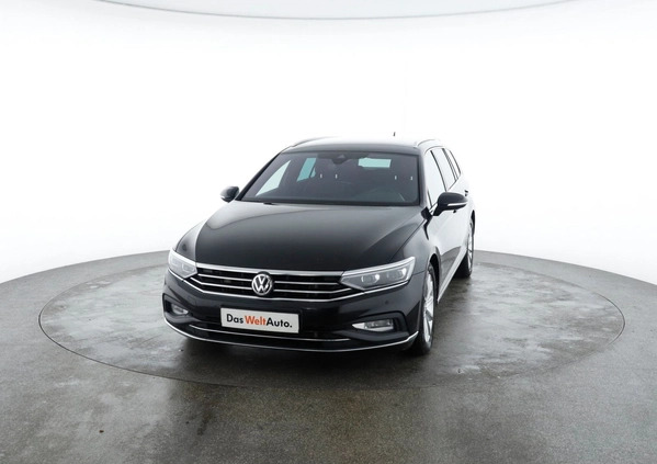 Volkswagen Passat cena 129945 przebieg: 132512, rok produkcji 2020 z Sejny małe 781